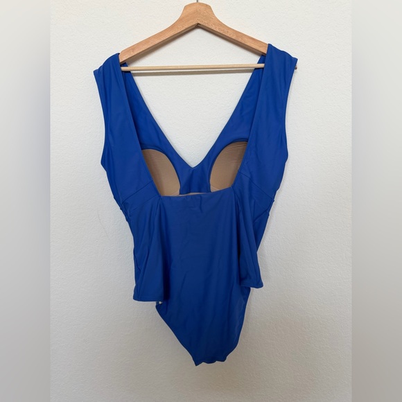 Summersalt One Piece Size 14 The Ruched Backflip in Blue Azure - Picture 4 of 7